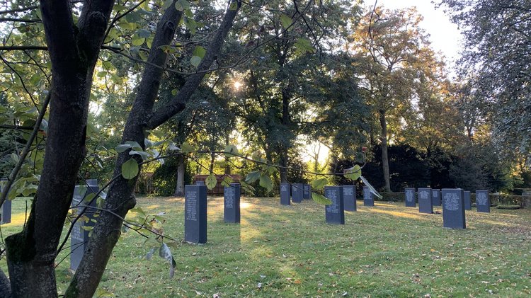 Gräberfeld der Bombenopfer auf dem Friedhof Bettenhausen